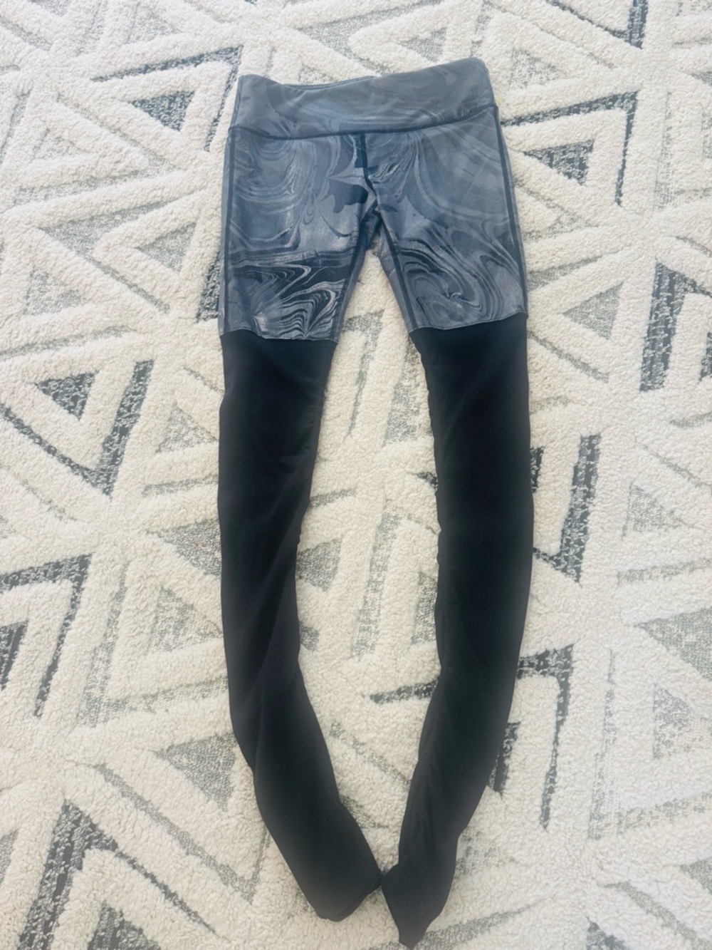 Alo Yoga Goddess Leggings Medium M Black Grey Marbled Vapor Ribbed Legwarmer - Picture 4 of 8